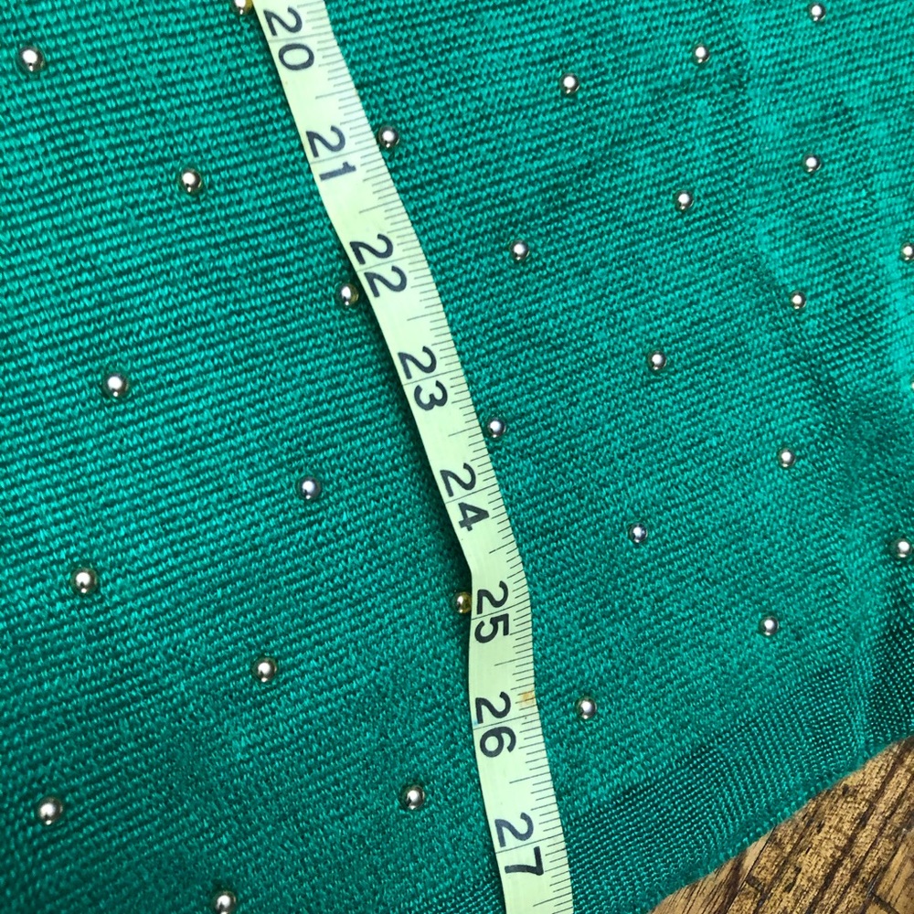 Vintage Suzelle Emerald green top with gold beads all over. (Med.) - Picture 5 of 7